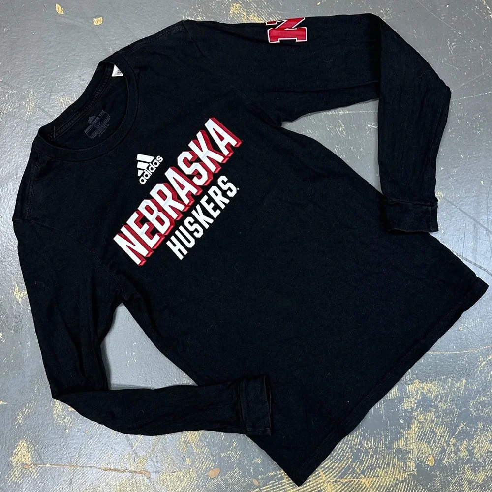 Adidas Nebraska Cornhuskers Shirt Small NCAA Big Red EA1482 Amplifier - Picture 1 of 7